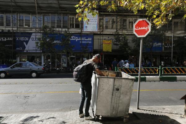 جمع آوری مخازن زباله در دستور کار شهرداری ، همکاری مردم جمع آوری مخازن زباله در دستور کار شهرداری ، همکاری مردم برای تفکیک پسماند از مبدا